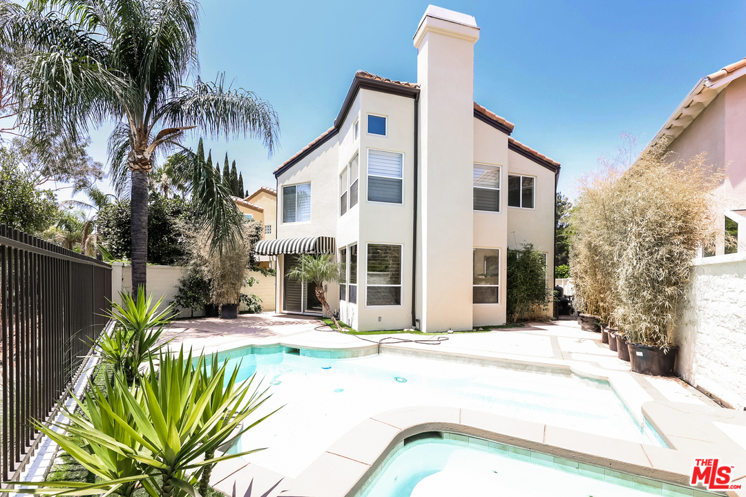 6 Alamitos Foothill Ranch, CA 92610 - Photo 7 of 27 a view of a house with a patio