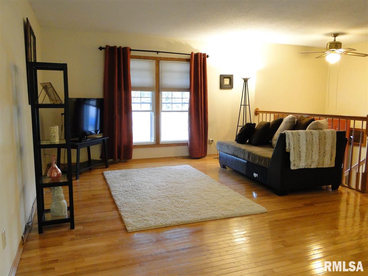 5806 Oakbrook Road Davenport, IA 52806 - Photo 2 of 16 Gallery Image 2