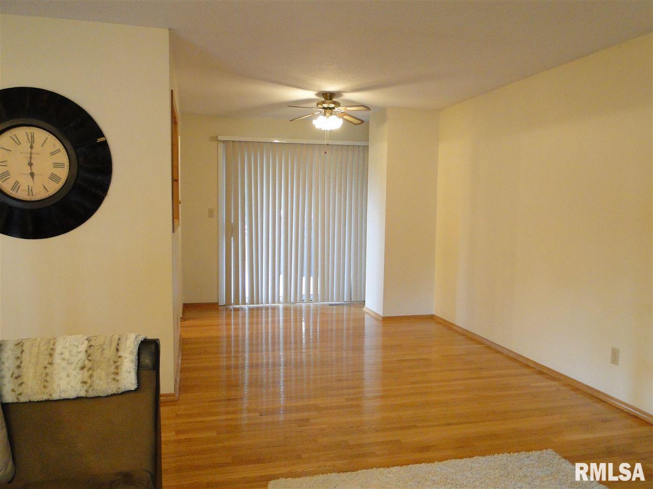5806 Oakbrook Road Davenport, IA 52806 - Photo 3 of 16 Gallery Image 3