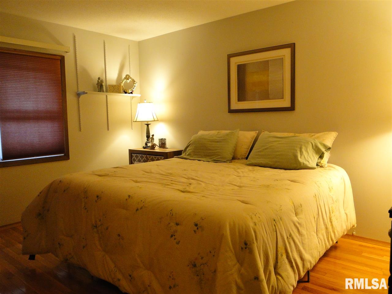 5806 Oakbrook Road Davenport, IA 52806 - Photo 6 of 16 Gallery Image 6
