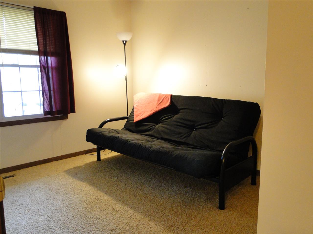 5806 Oakbrook Road Davenport, IA 52806 - Photo 8 of 16 Gallery Image 8