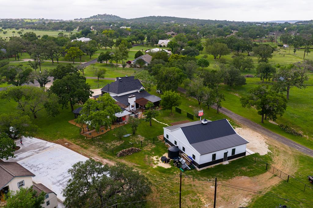 305 Oak Wood Road Kerrville, TX 78028 - Photo 4 of 67