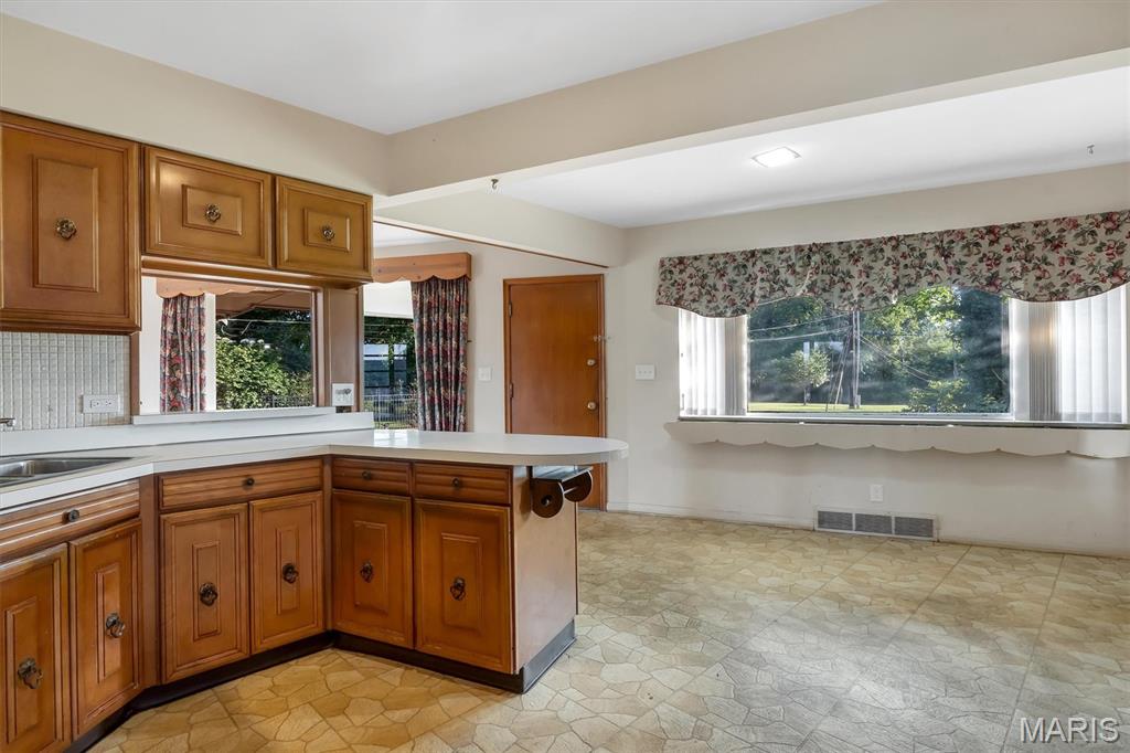 5935 Highfield Road St. Louis, MO 63109 - Photo 7 of 36