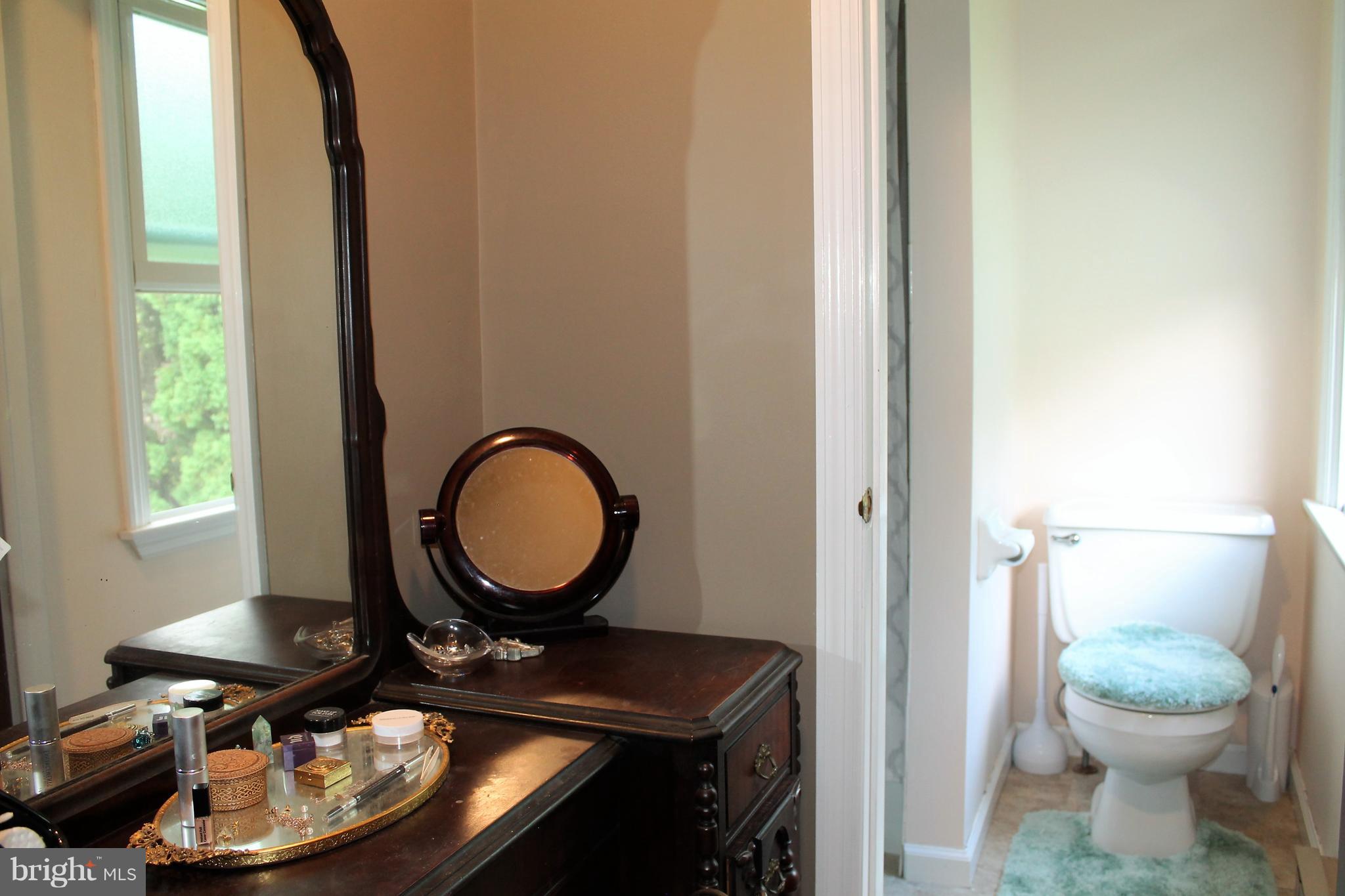 115 Mine Road Hershey, PA 17033 - Photo 29 of 39 Nook and Bathroom Access