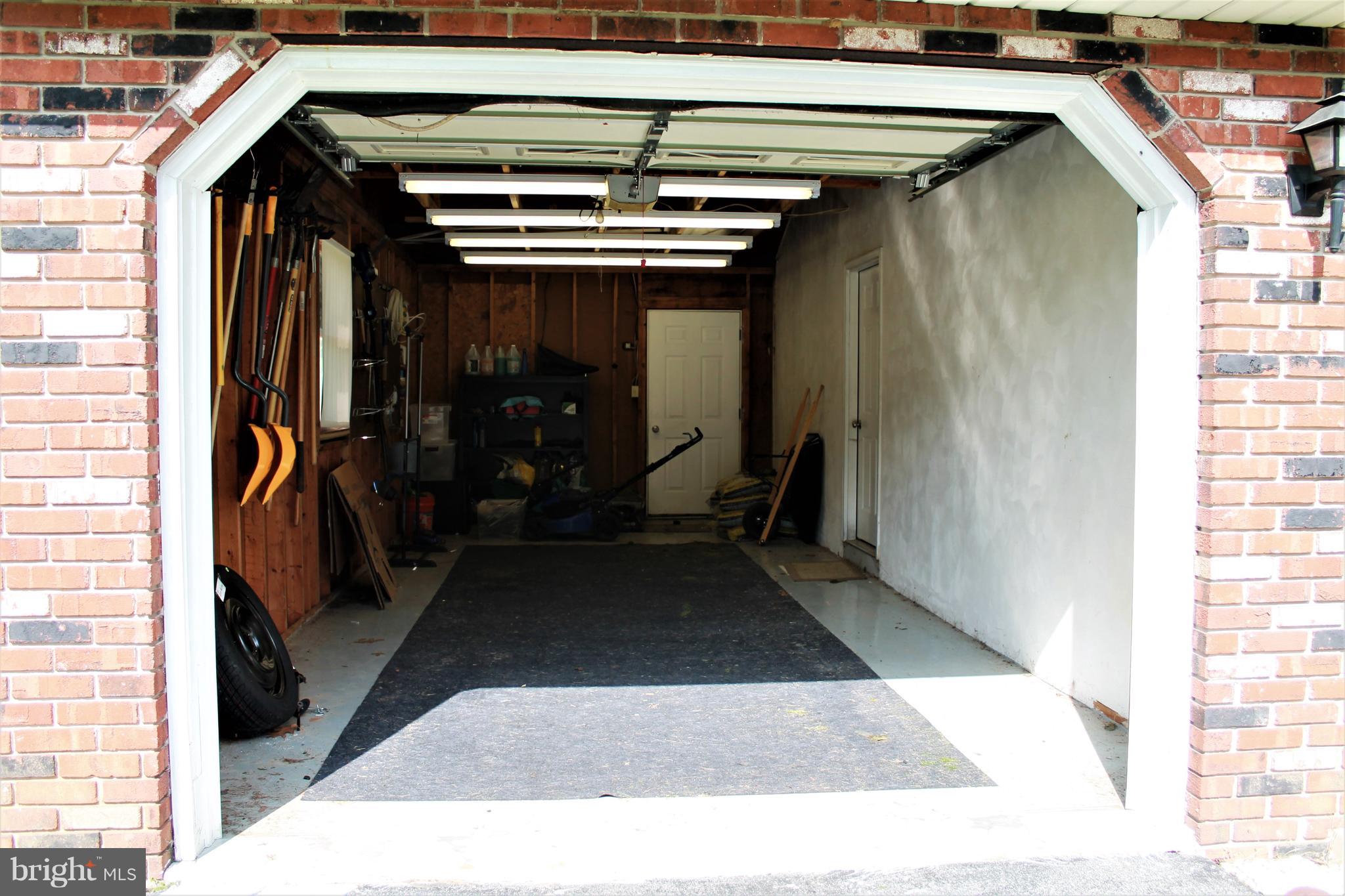 115 Mine Road Hershey, PA 17033 - Photo 4 of 39 Extended Single Car Garage
