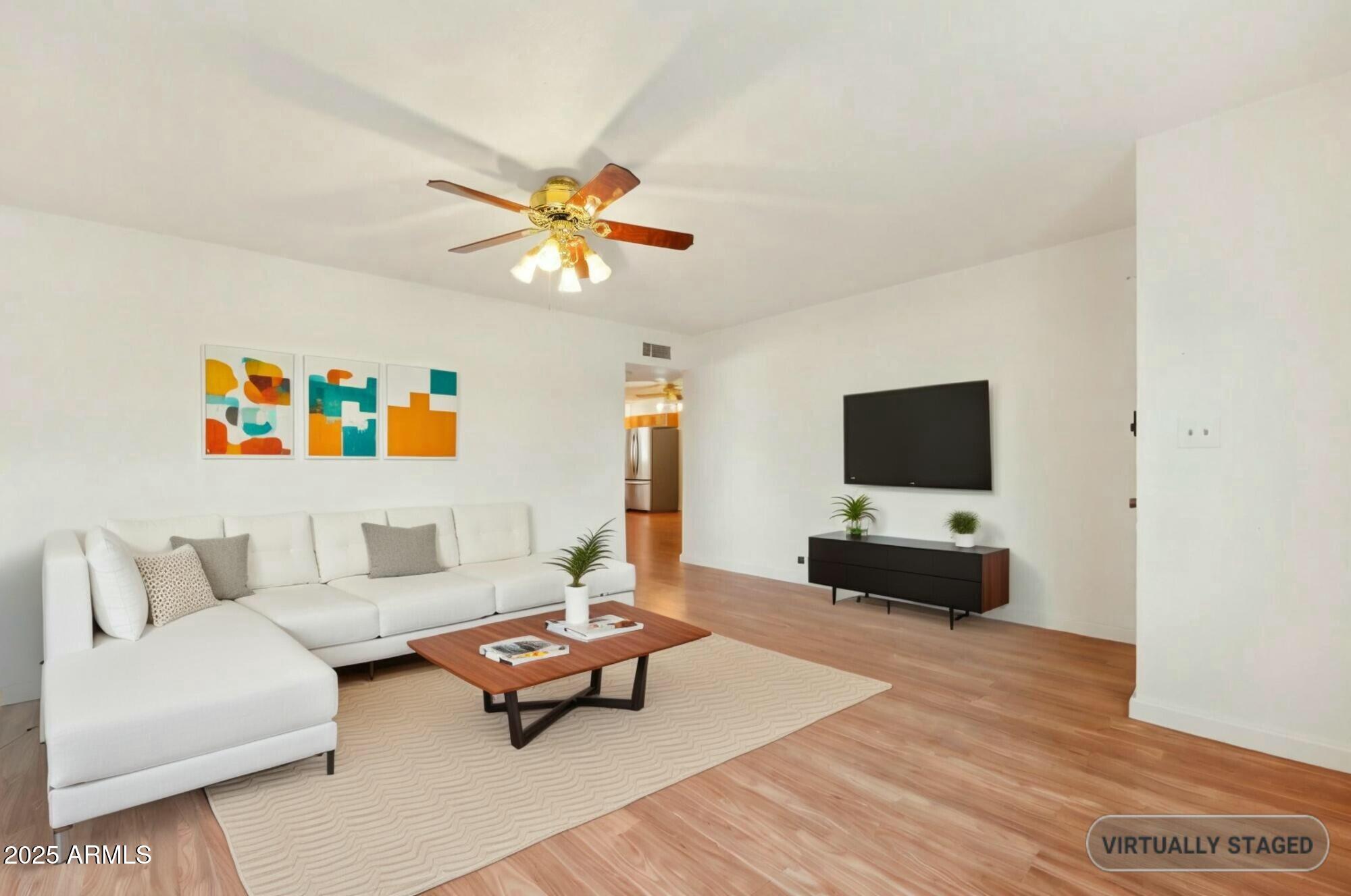 1845 West Citrus Way Phoenix, AZ 85015 - Photo 4 of 15 Living