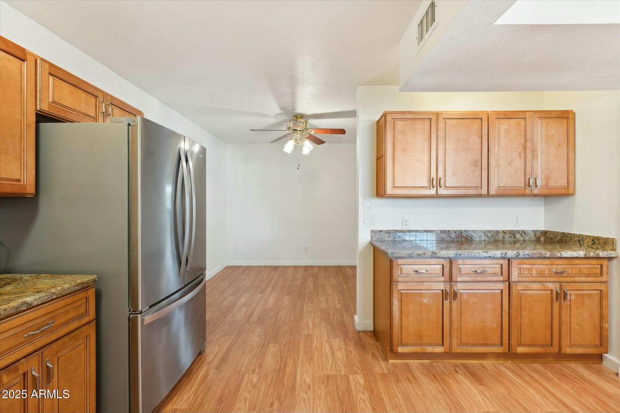 1845 West Citrus Way Phoenix, AZ 85015 - Photo 8 of 15 Kitchen