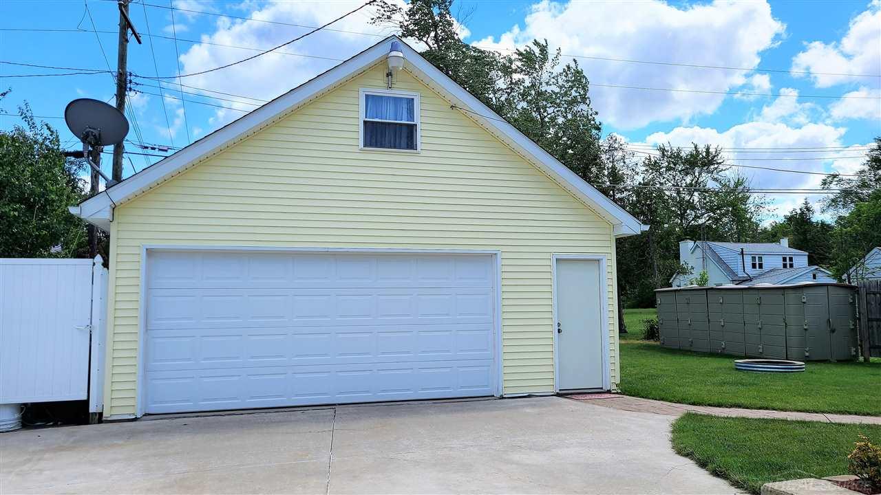 7476 Maplewood Road Lexington, MI 48450 - Photo 15 of 27 50046045-14.JPG