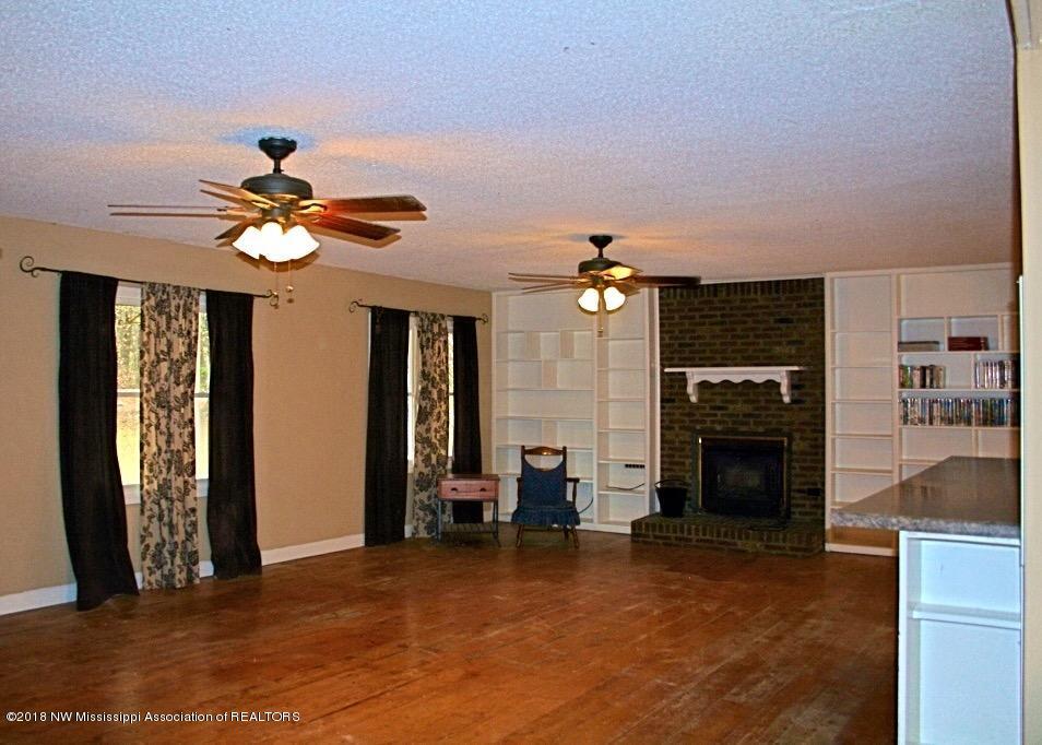 8474 Crestview Road Hernando, MS 38632 - Photo 4 of 37 IMG_0807