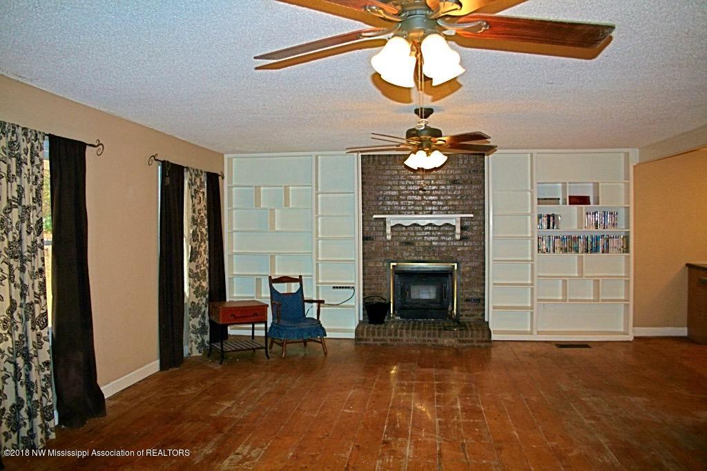 8474 Crestview Road Hernando, MS 38632 - Photo 5 of 37 IMG_0808