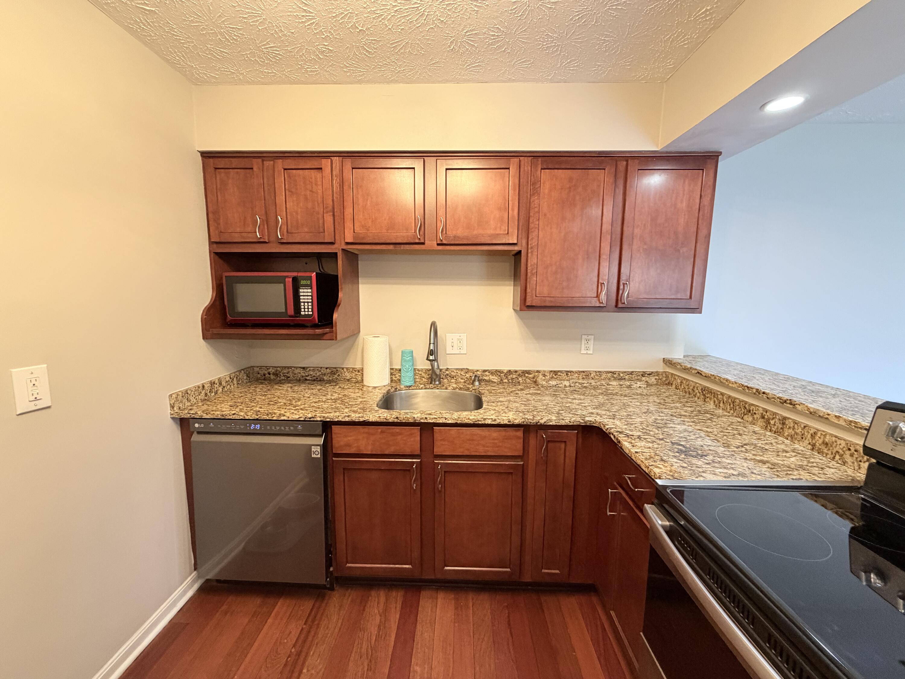 112 Winding Way, Unit E Covington, KY 41011 - Photo 3 of 14