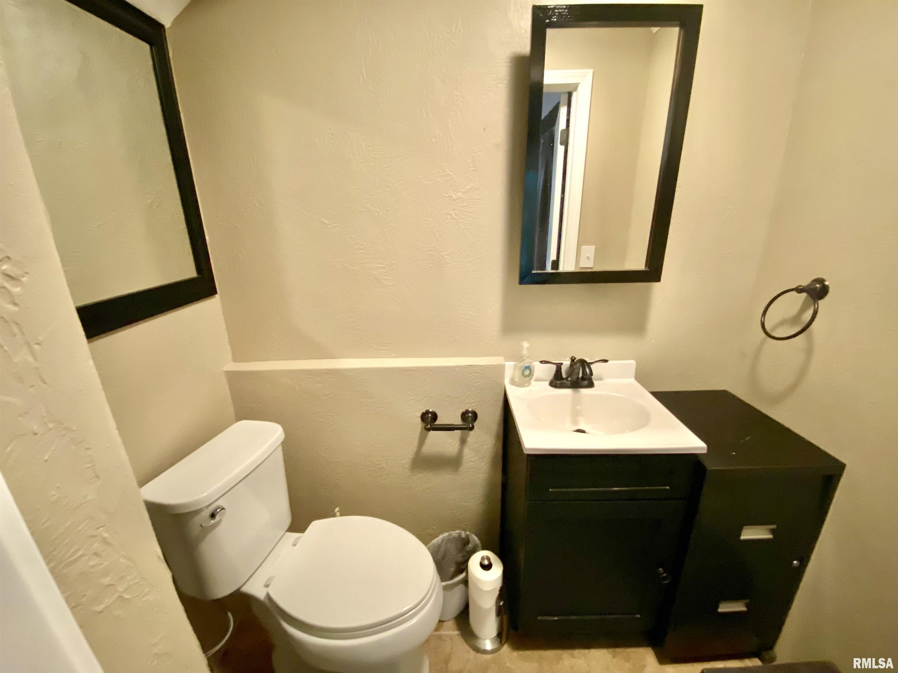 5060 England Road Kell, IL 62853 - Photo 17 of 27