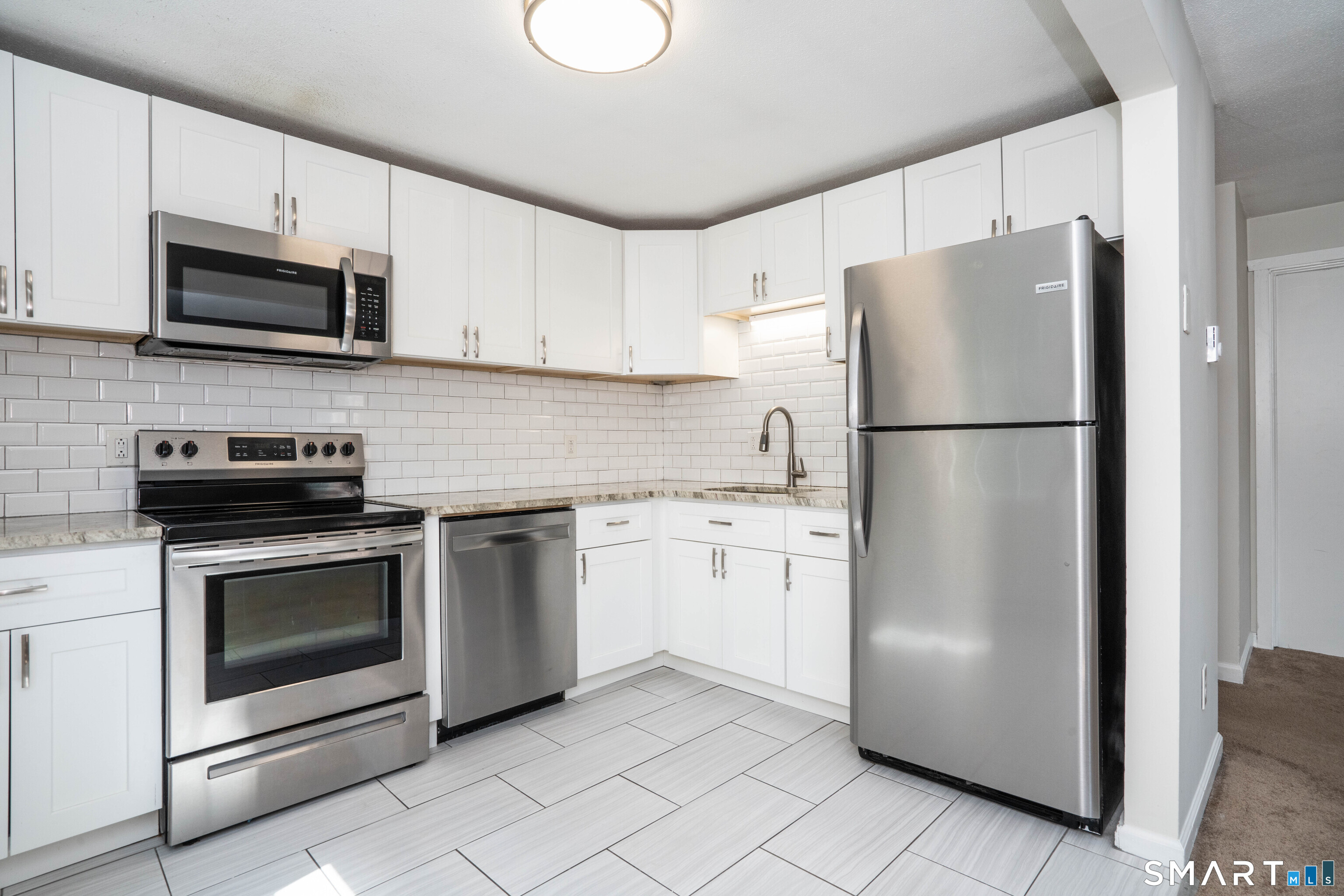 239 Old Farms Road, Unit 8B Avon, CT 06001 - Photo 4 of 24 Gallery Image 4