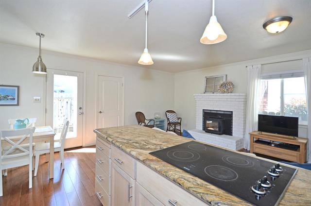 124 Bennett Road Aptos, CA 95003 - Photo 4 of 24 Gallery Image 4