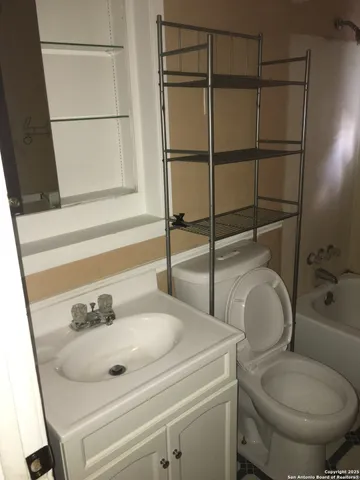 $1,200 | 816 Wilson Street, Uvalde, TX 78801