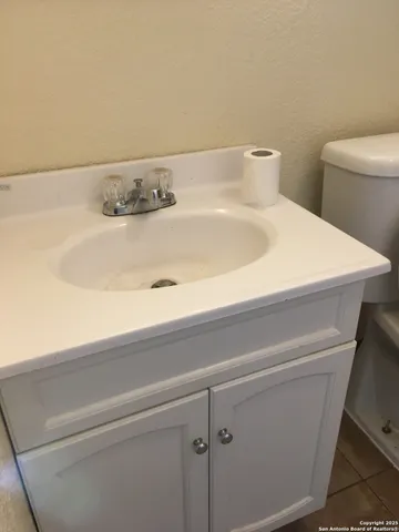 $1,200 | 816 Wilson Street, Uvalde, TX 78801