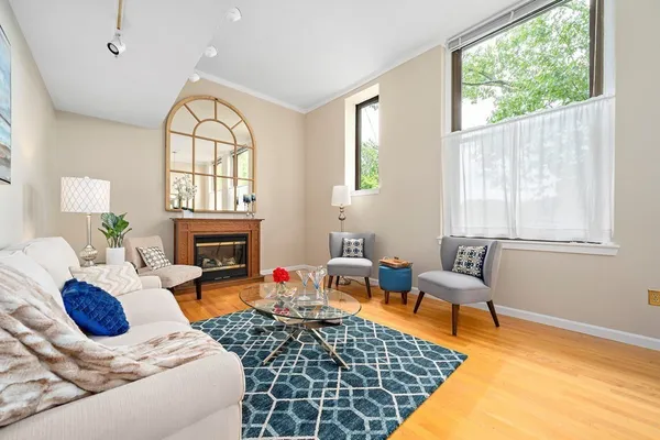 $2,500 | 94 Newbury Avenue, Unit 200, Quincy, MA 02171