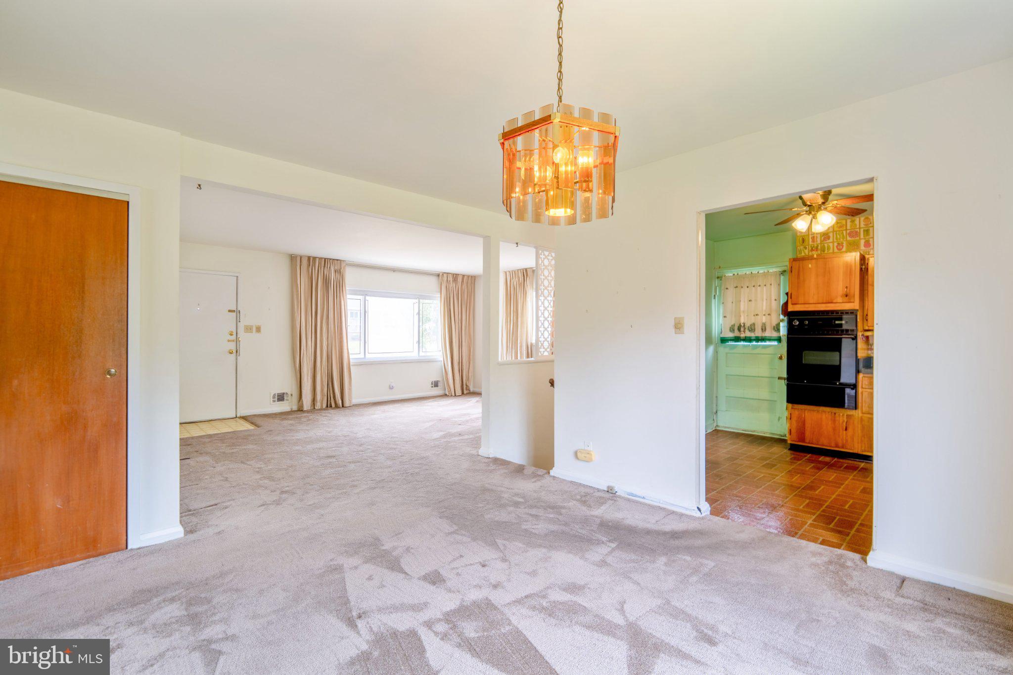 6812 Fox Meadow Road Baltimore, MD 21207 - Photo 10 of 27 Dining room