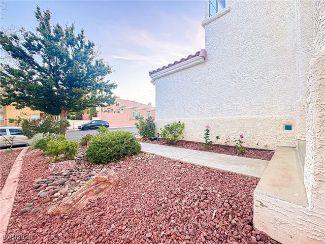 $1,900 | 9532 Aspen Glow Drive, Las Vegas, NV 89134