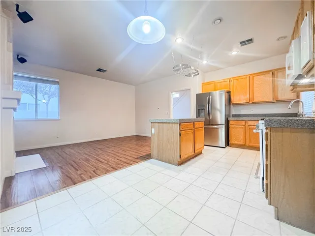 $1,900 | 9532 Aspen Glow Drive, Las Vegas, NV 89134