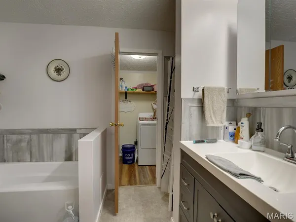 $189,000 | 19613 State Hwy Y, Lewistown, MO 63452