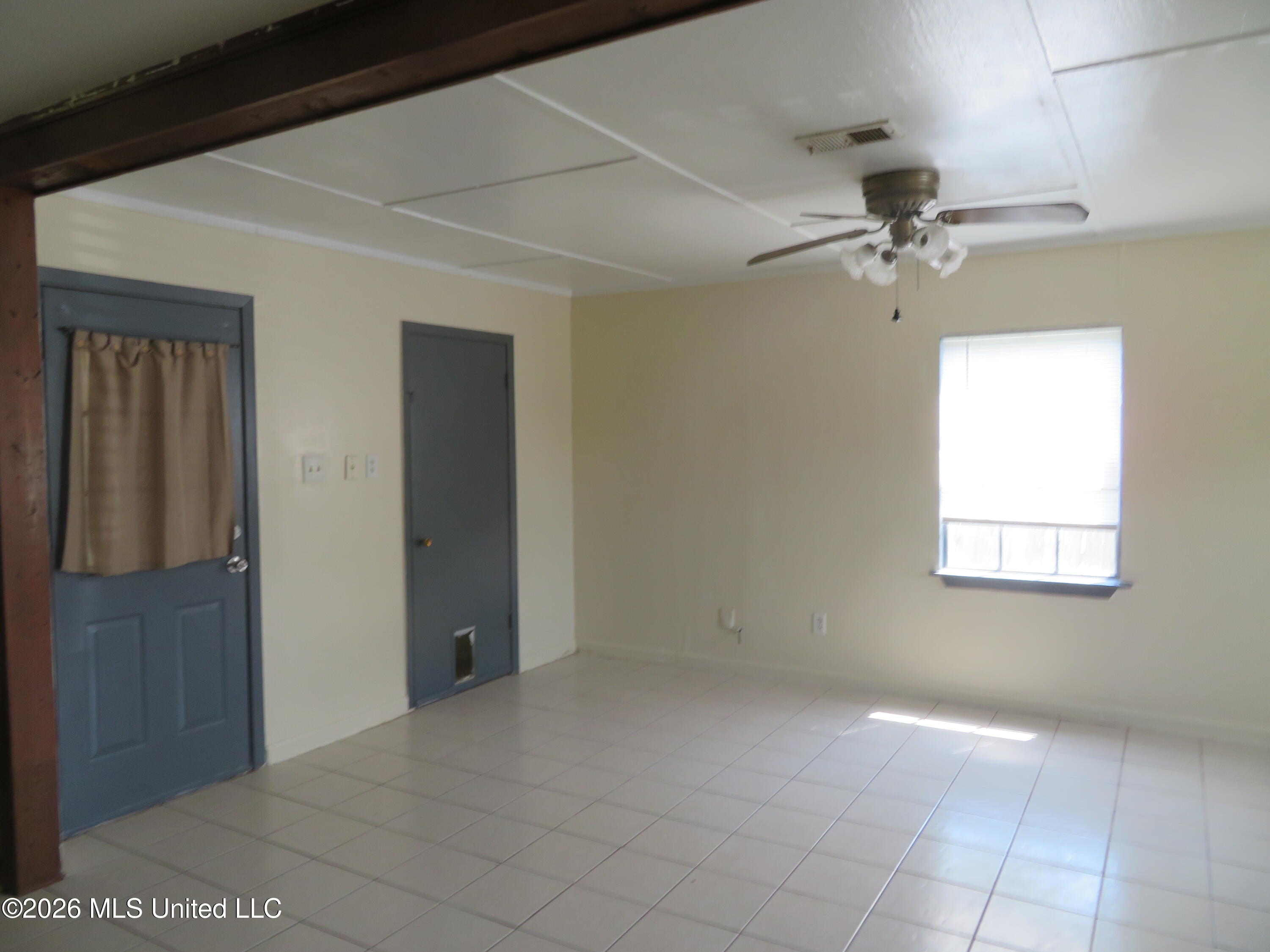 356 Springdale Circle D'Iberville, MS 39540 - Photo 7 of 22 IMG_0952