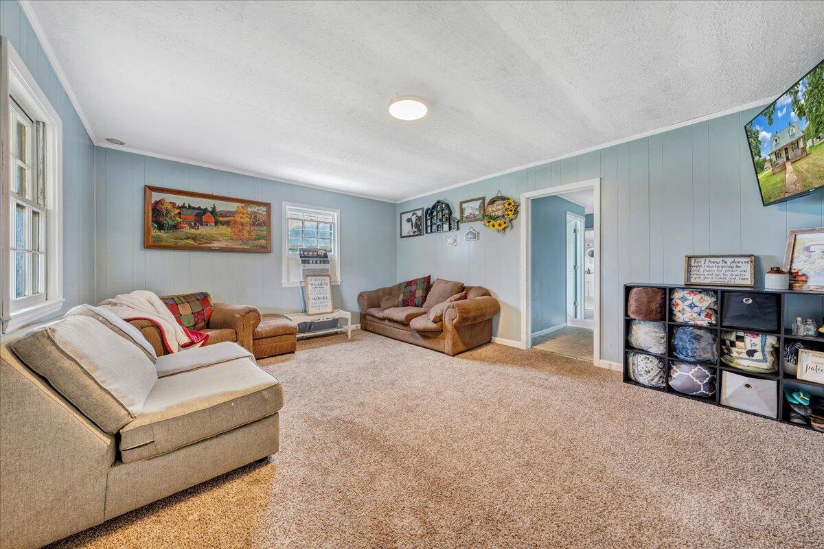 1500 Mountain Valley Road Axton, VA 24054 - Photo 3 of 27 03-MIB02069