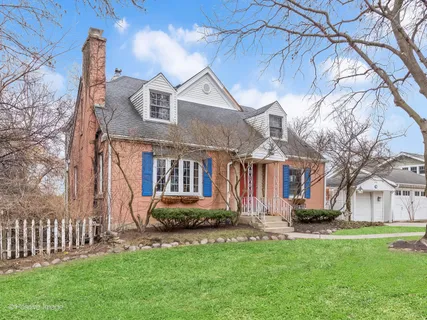 $649,999 | 251 Van Damin Avenue, Glen Ellyn, IL 60137
