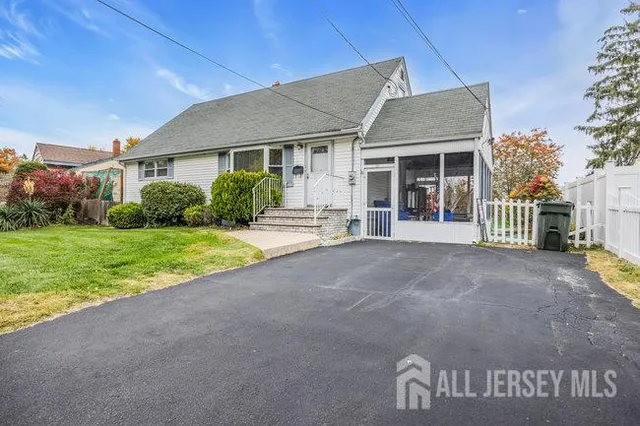 $549,999 | 25 Venus Road, Old Bridge, NJ 08879
