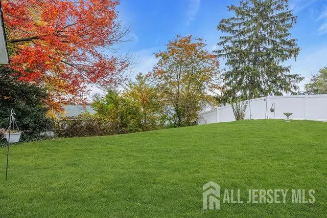 $549,999 | 25 Venus Road, Old Bridge, NJ 08879