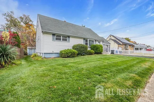 $549,999 | 25 Venus Road, Old Bridge, NJ 08879