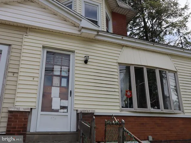 $198,000 | 418 Pusey Avenue, Unit 95, Darby, PA 19023