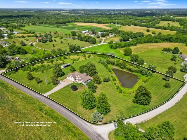 $625,000 | 8747 Southpoint Drive, Richmond, MO 64085