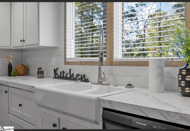 $326,500 | 2578 John Dodd Road, Wellford, SC 29385