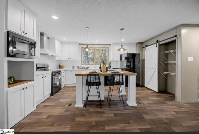 $326,500 | 2578 John Dodd Road, Wellford, SC 29385