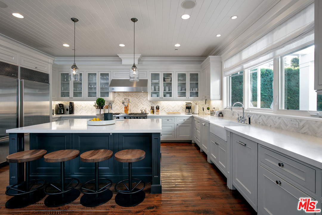 13153 Rivers Road Los Angeles, CA 90049 - Photo 7 of 22