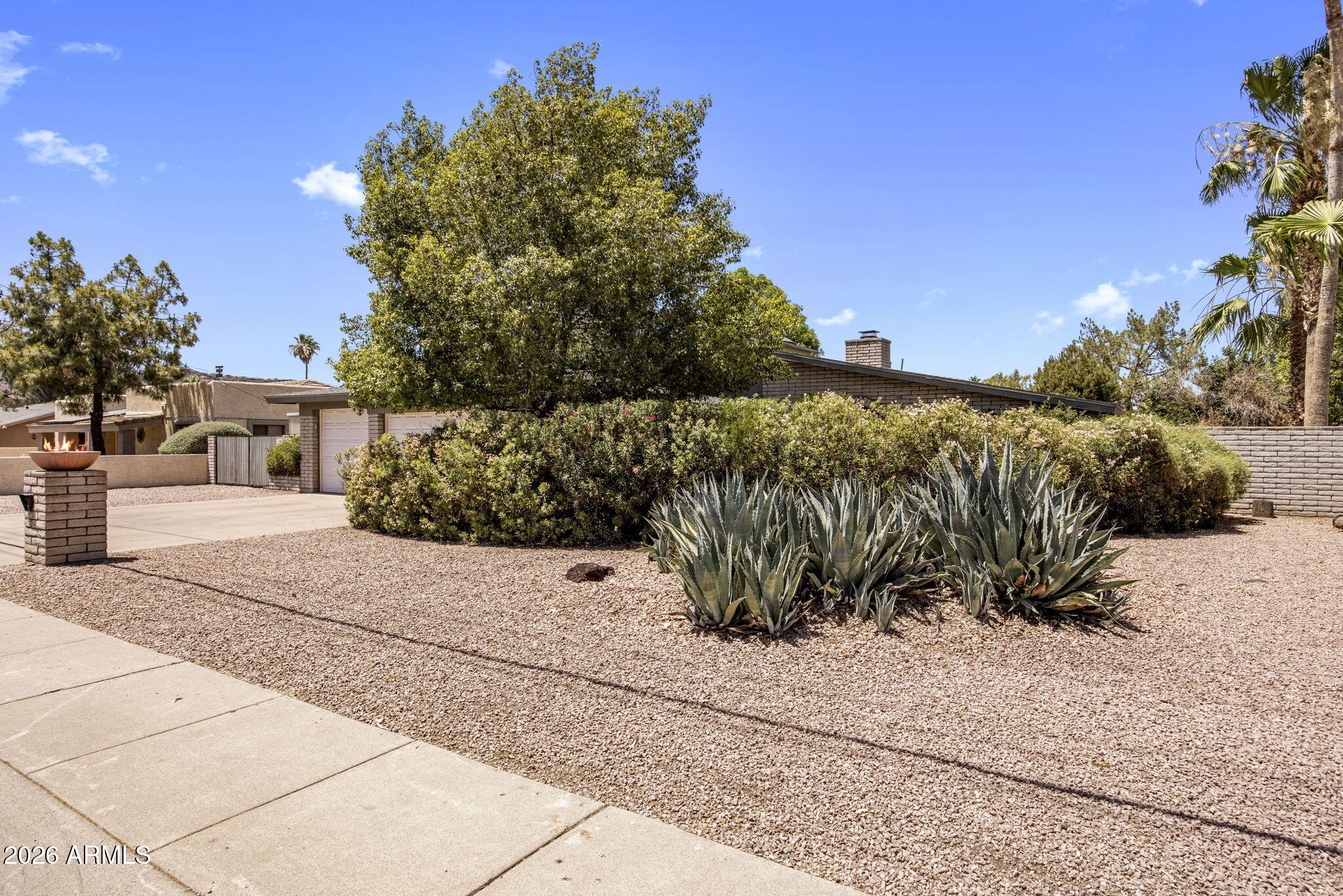 52 West Thunderbird Road Phoenix, AZ 85023 - Photo 34 of 38