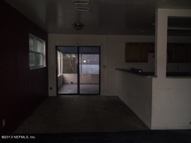 720 Bonita Road Atlantic Beach, FL 32233 - Photo 2 of 12 a view of empty room