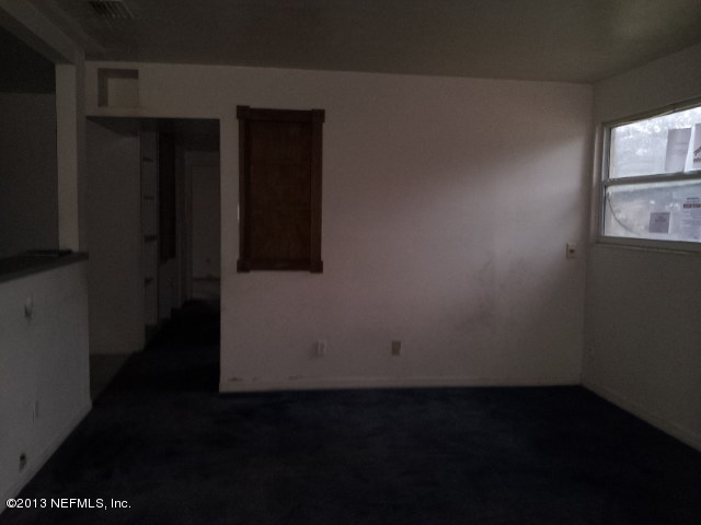 720 Bonita Road Atlantic Beach, FL 32233 - Photo 7 of 12 a view of small space with wooden floor