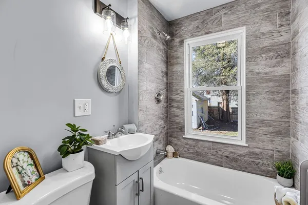 $375,000 | 242-244 Commonwealth Avenue, Springfield, MA 01108