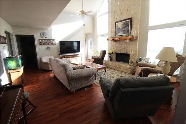 $1,295,000 | 8575 Schuster Road, Ledbetter, TX 78946