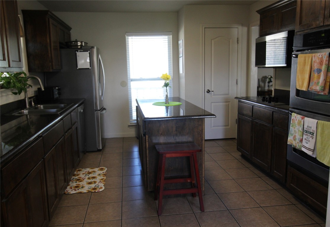 8575 Schuster Road Ledbetter, TX 78946 - Photo 13 of 48