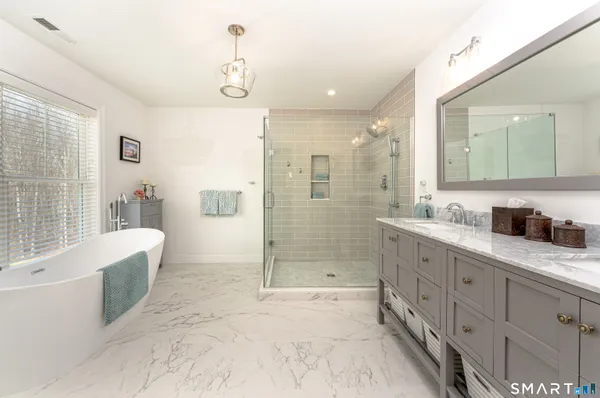 $950,000 | 4 B Turkey Roost Road, Newtown, CT 06482