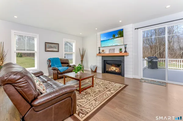 $950,000 | 4 B Turkey Roost Road, Newtown, CT 06482