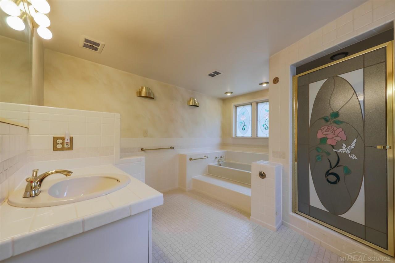 72 Moross Road Grosse Pointe Farms, MI 48236 - Photo 12 of 22