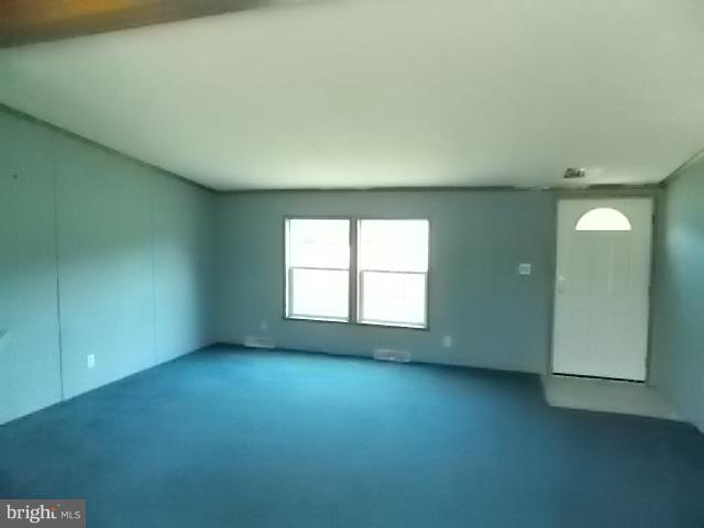 4206 Ridge Crest Road Hurlock, MD 21643 - Photo 7 of 17 Living Room