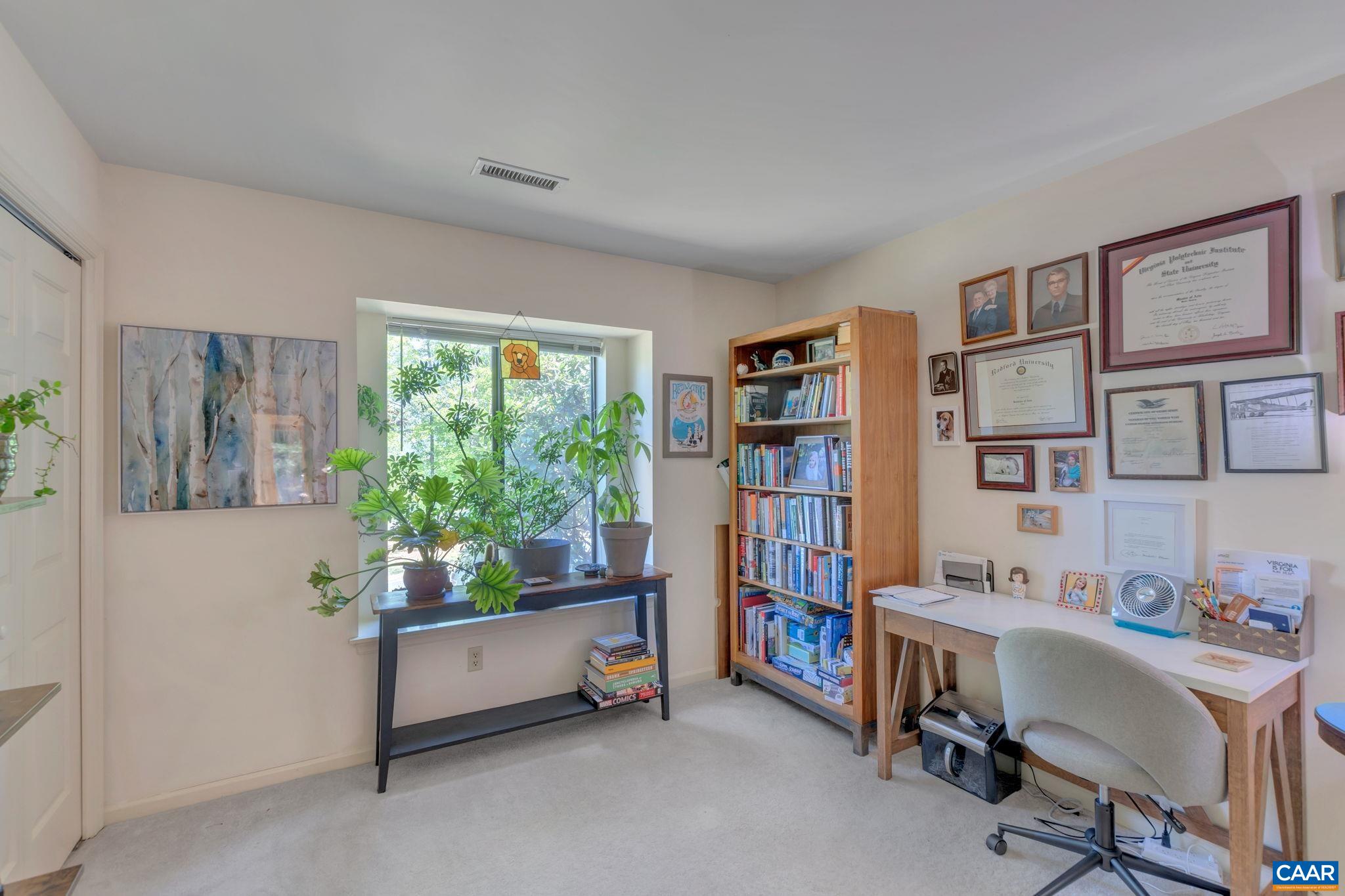 17 Ridgeview Circle Charlottesville, VA 22902 - Photo 13 of 20 a workspace with furniture and window