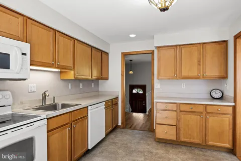 $500,000 | 319 Brentwood Avenue, Cherry Hill, NJ 08002