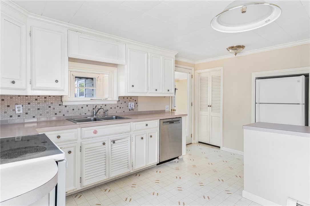 122 Winterberry Road Narragansett, RI 02874 - Photo 11 of 50