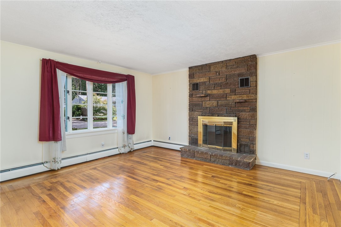 122 Winterberry Road Narragansett, RI 02874 - Photo 4 of 50